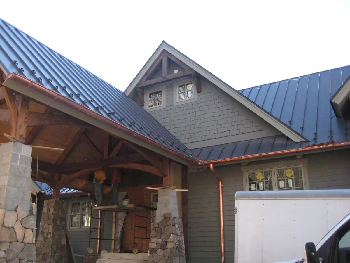 Craftsman Roofing team delivering quality roofing work in Miami Station